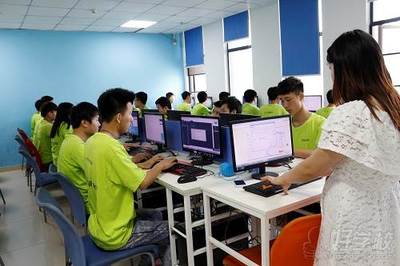 重庆NET软件开发与广告设计培训 数字时代的技术与创意双轨并进